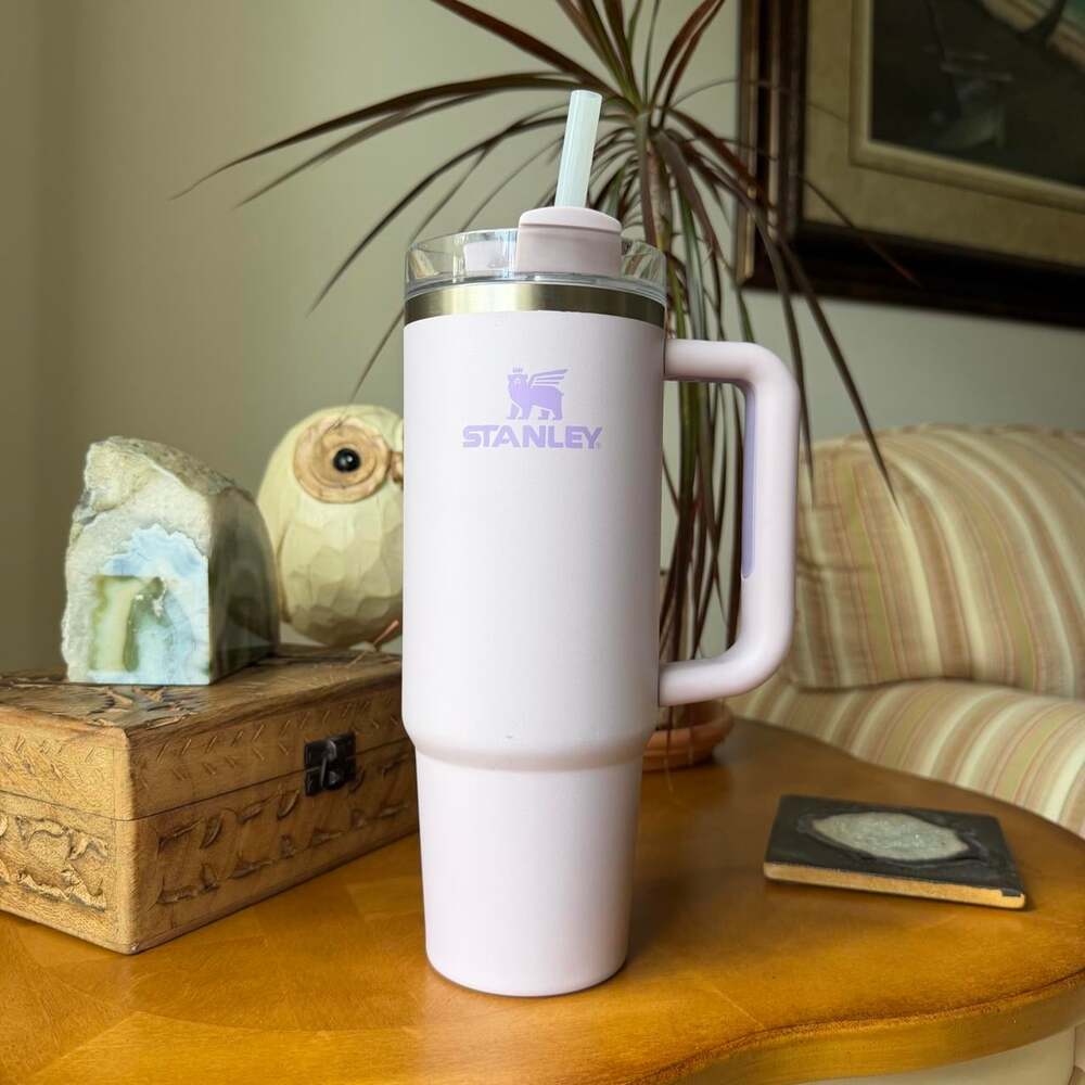 Stanley Quencher H2.0 FlowState Tumbler 30 oz
Orchid/Lavender/Purple
